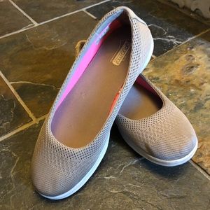 Sketchers goga mat comfortable shoes